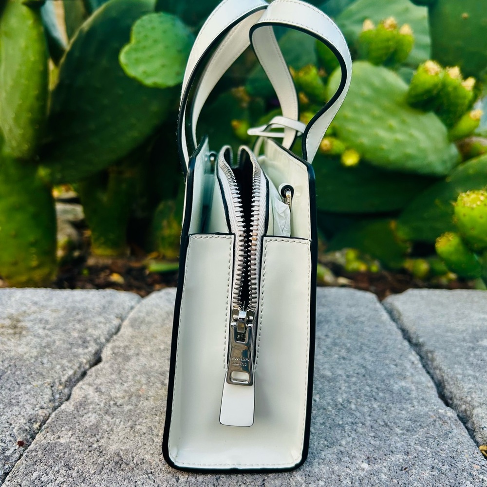 Prada Re-Edition 1995 Tote Spazzolato Leather White - Picture 6 of 14
